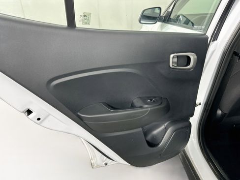 Used 2025 Hyundai Venue SEL FWD image 26
