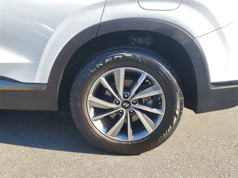 Used 2020 Hyundai Santa Fe Limited image 10