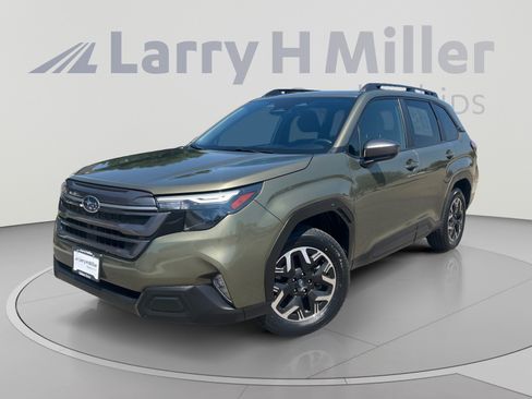 Certified 2025 Subaru Forester Premium AWD/4WD image 1