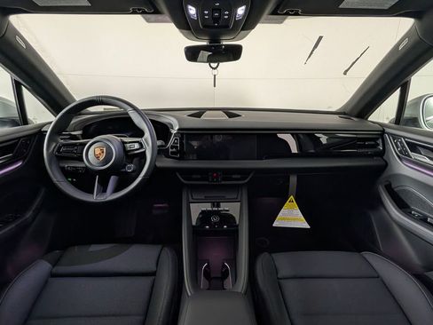 New 2026 Porsche Macan 4 Electric image 20