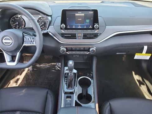 New 2025 Nissan Altima 2.5 SR image 23