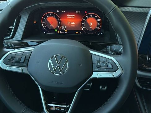 New 2026 Volkswagen Atlas Peak Edition AWD/4WD image 11