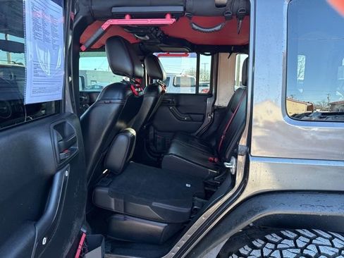 Used 2017 Jeep Wrangler Unlimited Rubicon image 10