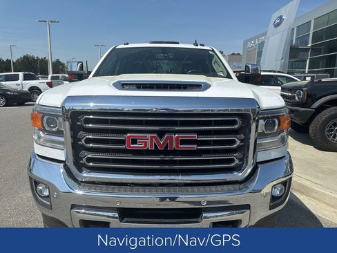 Used 2018 GMC Sierra 2500 SLT w/ Duramax Plus Package image 3