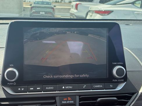 Used 2025 Nissan Altima 2.5 SV FWD image 23