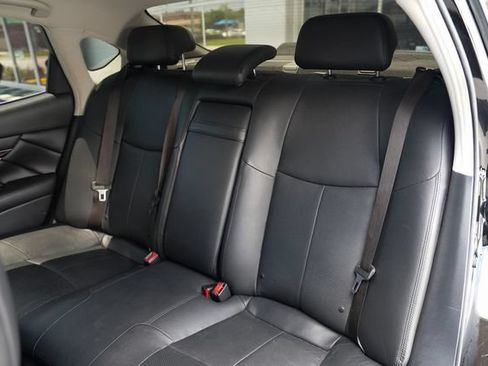 Used 2018 INFINITI Q70 L 3.7 AWD/4WD image 12