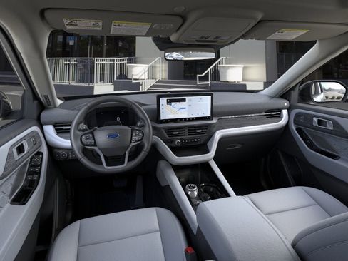 New 2026 Ford Explorer Platinum image 9