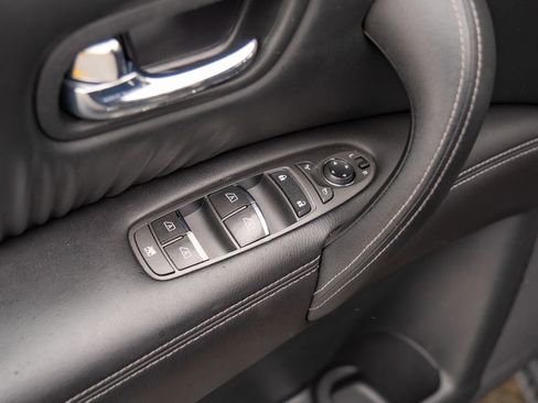 Used 2018 Nissan Armada SL w/ Moonroof Package image 16