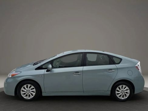 Used 2014 Toyota Prius Prime Advanced FWD image 4