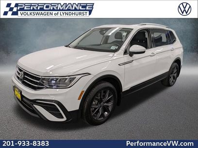 Used 2022 Volkswagen Tiguan SE w/ Panoramic Sunroof Package