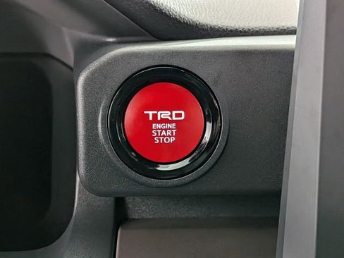 Used 2025 Toyota Tacoma TRD Off-Road AWD/4WD image 25