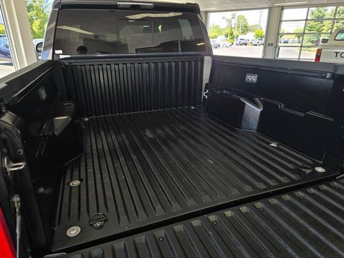 Certified 2025 Toyota Tacoma SR5 w/ SR5 Upgrade Package AWD/4WD image 15