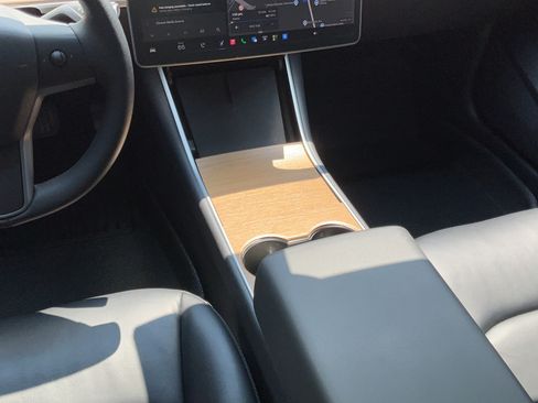 Used 2020 Tesla Model 3 Standard Range Plus RWD image 15