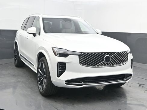 New 2026 Volvo XC90 B5 Plus w/ Protection Package AWD/4WD image 9