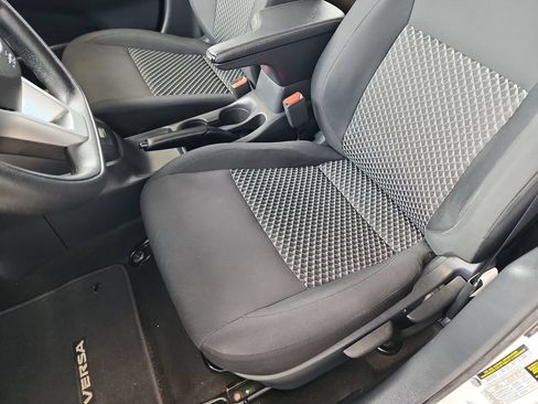 Used 2022 Nissan Versa S FWD image 17