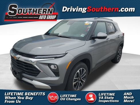 Used 2025 Chevrolet TrailBlazer LT AWD/4WD image 1