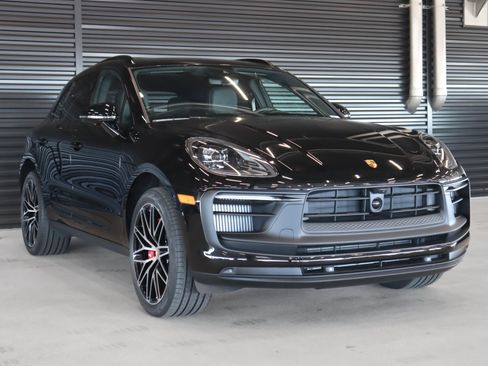 Used 2025 Porsche Macan GTS image 7