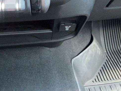 New 2025 RAM 2500 Tradesman AWD/4WD image 28