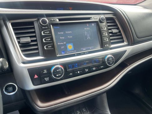 Used 2016 Toyota Highlander XLE image 15