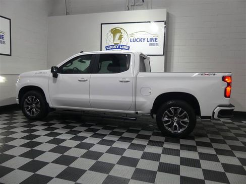 Used 2020 Chevrolet Silverado 1500 RST w/ RST Value Package AWD/4WD image 7