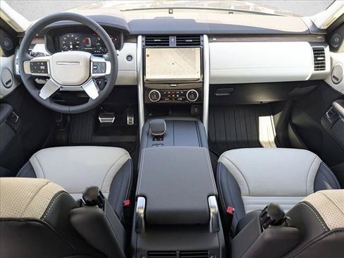 New 2026 Land Rover Discovery Dynamic SE AWD/4WD image 15