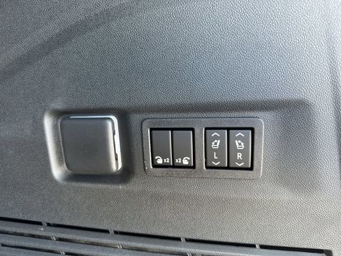 New 2026 GMC Yukon XL AT4 w/ AT4 Premium Plus Package AWD/4WD image 34