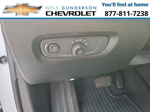 Used 2023 Chevrolet Traverse Premier image 19