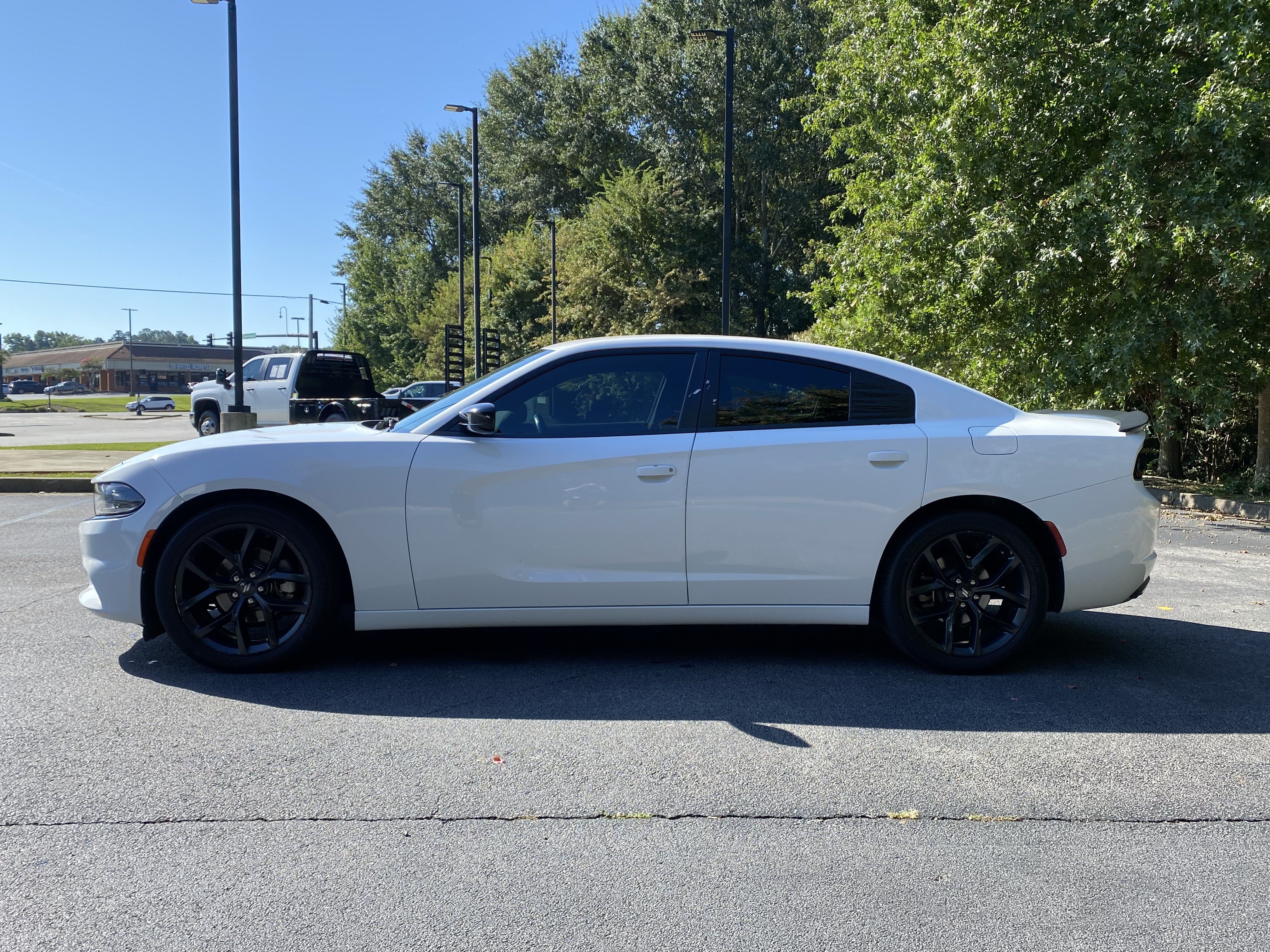 Used 2022 Dodge Charger SXT w/ Blacktop Package RWD image 6