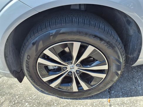 Used 2024 Volvo XC60 B5 Core AWD/4WD image 3