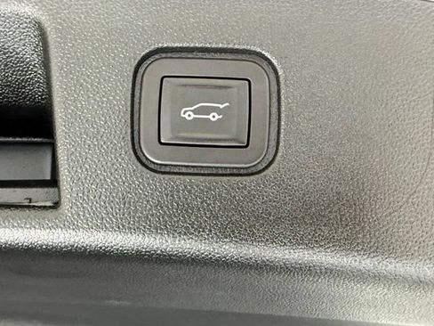 Used 2025 Chevrolet Blazer EV LT AWD/4WD image 5