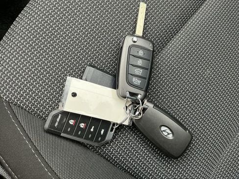 Used 2021 Hyundai Accent SE image 42