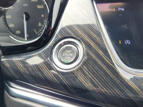 Used 2020 Cadillac XT6 Premium Luxury AWD/4WD image 23