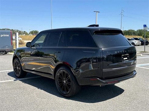 New 2025 Land Rover Range Rover SE image 4