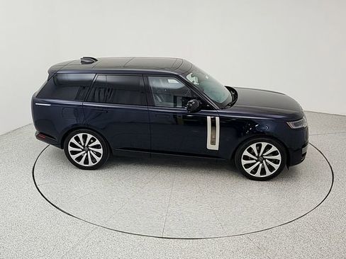 Certified 2025 Land Rover Range Rover SV AWD/4WD image 16