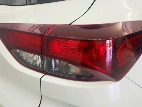 Used 2025 Chevrolet TrailBlazer LT AWD/4WD image 33