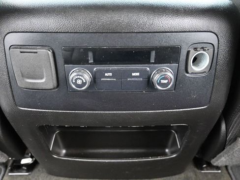 Used 2018 Chevrolet Tahoe LT image 12