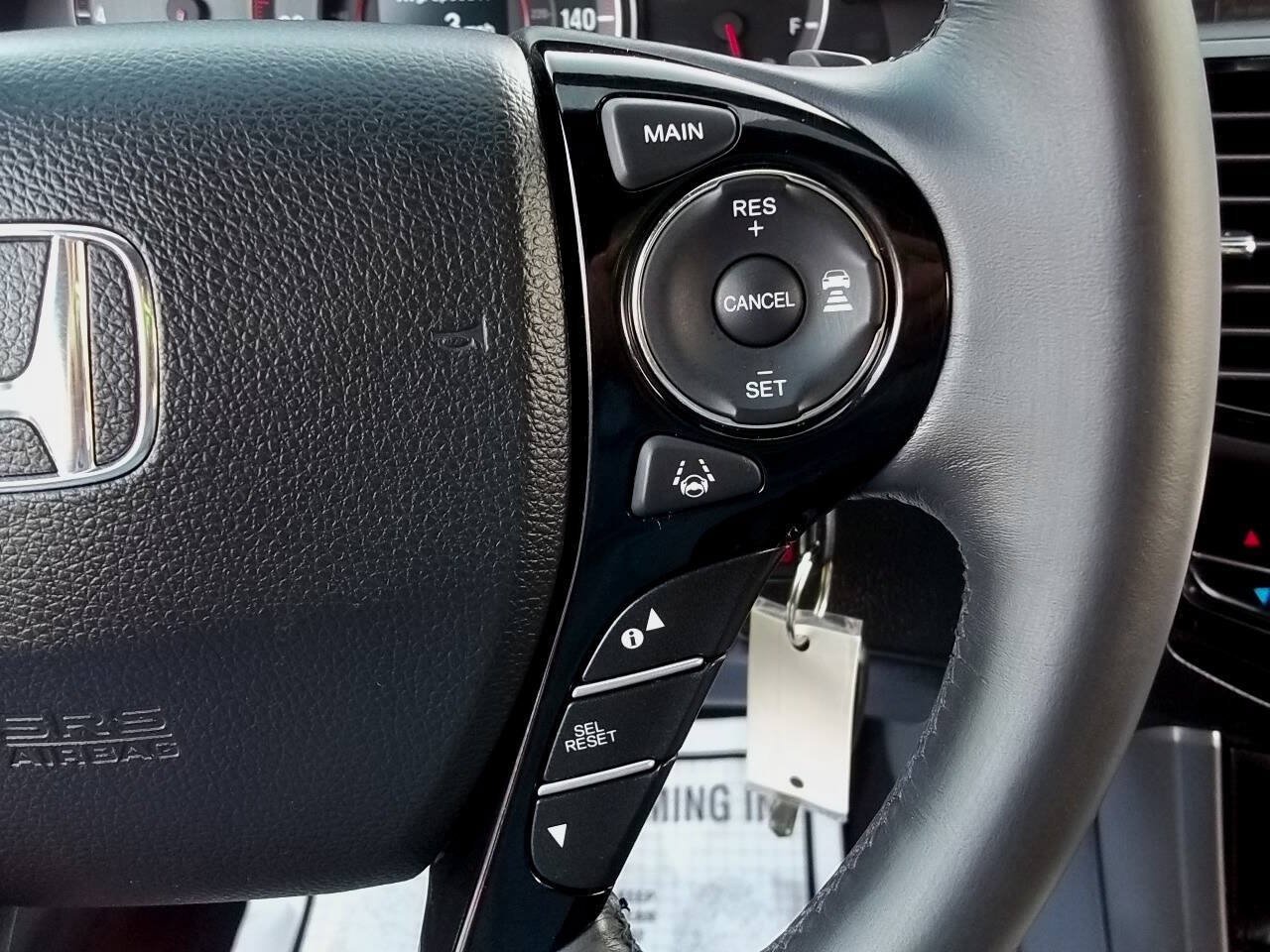 Used 2017 Honda Accord Sport image 13
