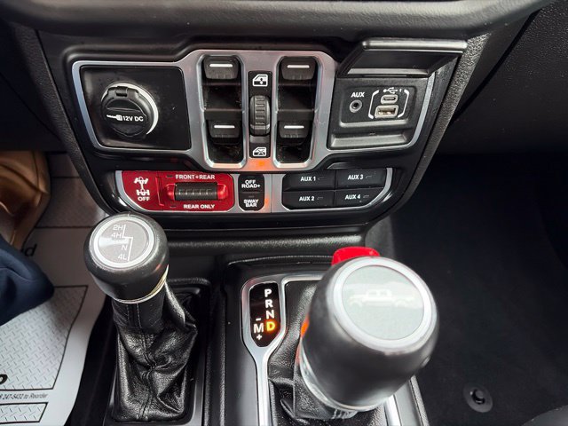 Used 2025 Jeep Gladiator Rubicon w/ Convenience Group AWD/4WD image 31