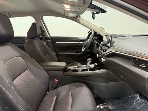 Used 2023 Nissan Altima 2.5 SV FWD image 23