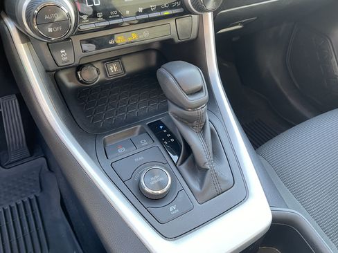 Certified 2024 Toyota RAV4 LE AWD/4WD image 22