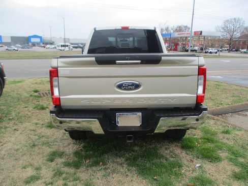 Used 2017 Ford F250 Lariat w/ Chrome Package image 22
