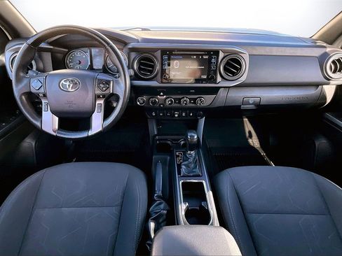 Used 2019 Toyota Tacoma TRD Off-Road w/ Technology Package image 14