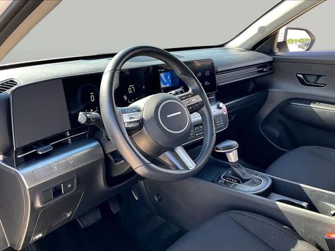 Certified 2025 Hyundai Kona SEL AWD/4WD image 18
