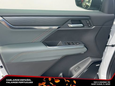 New 2026 GMC Acadia AT4 w/ Luxury Package AWD/4WD image 10