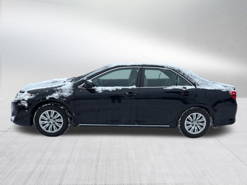 Used 2013 Toyota Camry LE image 2