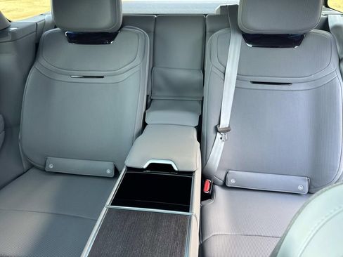 New 2026 Land Rover Range Rover SV image 27