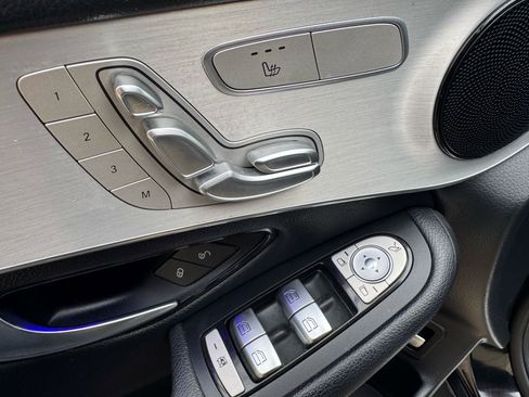 Used 2020 Mercedes-Benz GLC 300 w/ Parking Assistance Package image 23