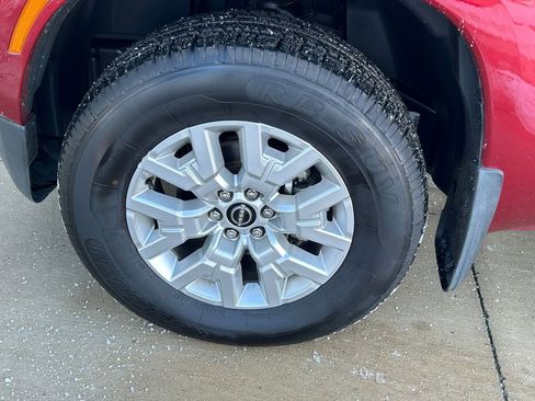 Used 2022 Nissan Frontier SV image 9