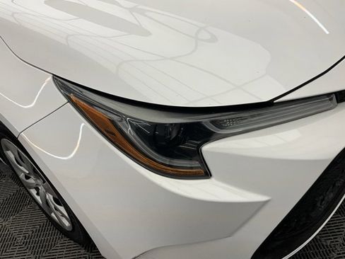 Used 2021 Toyota Corolla LE image 27