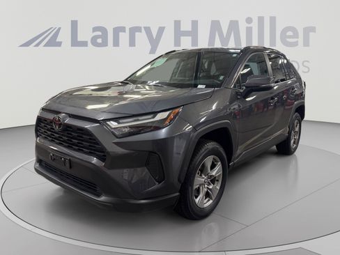 Used 2025 Toyota RAV4 XLE AWD/4WD image 1